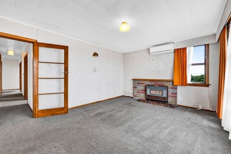Photo of property in 79 Omata Road, Marfell, New Plymouth, 4310
