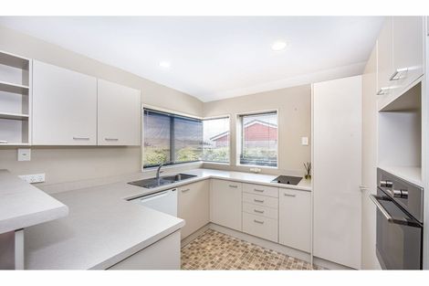 Photo of property in 53 The Grove, Red Beach, 0932