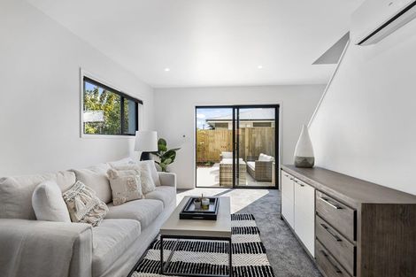 Photo of property in 2/7 Matipo Road, Te Atatu Peninsula, Auckland, 0610