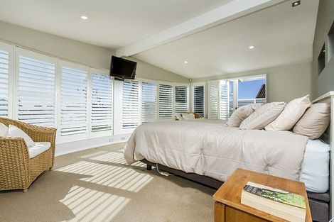 Photo of property in 1/2 Holiday Road, Milford, Auckland, 0620