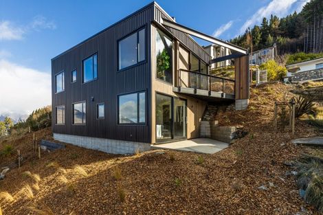 Photo of property in 5 Lancewood Lane, Queenstown, 9300