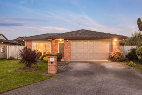 Photo of property in 12 Fitchburg Place, Mangere, Auckland, 2022