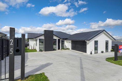 Photo of property in 25 Kapua Crescent, Rototuna North, Hamilton, 3210