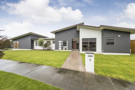 Photo of property in 6 Brooklyn Heights Drive, Kelvin Grove, Palmerston North, 4414