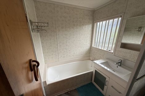 Photo of property in 190 Universal Drive, Henderson, Auckland, 0610