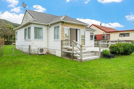 Photo of property in 4 Collett Street, Naenae, Lower Hutt, 5011