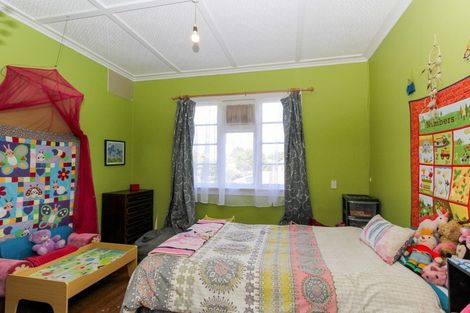 Photo of property in 8 Newbury Place, Waitara, 4320
