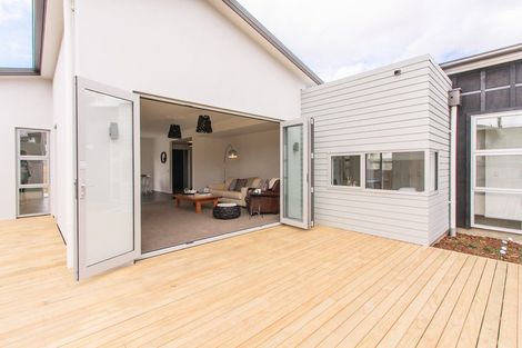 Photo of property in 12 Stewart Crescent, Hokowhitu, Palmerston North, 4410