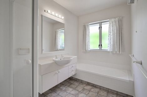 Photo of property in 2/10 Mchardy Street, Havelock North, 4130