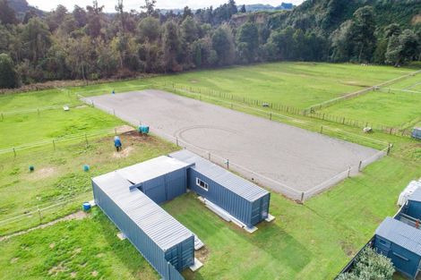 Photo of property in 12 Lagoon Road, Rangiwahia, Kimbolton, 4774