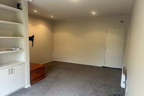 Photo of property in 33 Sunnyview Avenue, Shelly Park, Auckland, 2014