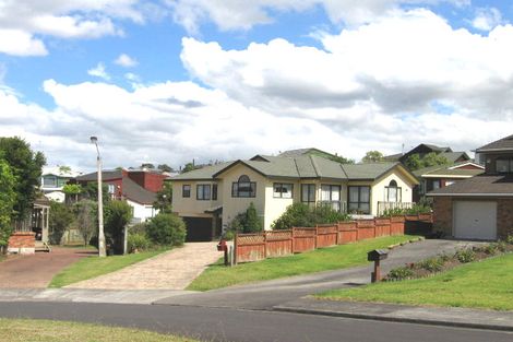 Photo of property in 7 Seagrove Road, West Harbour, Auckland, 0618