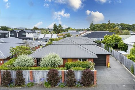 Photo of property in 1/11 North Avon Road, Richmond, Christchurch, 8013