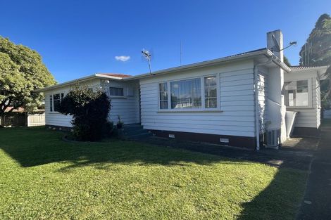 Photo of property in 14 Waterloo Crescent, Hokowhitu, Palmerston North, 4410