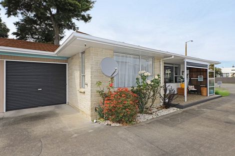 Photo of property in 220a Wolseley Street, Mayfair, Hastings, 4122