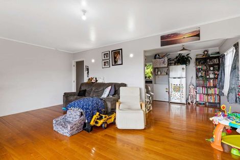 Photo of property in 23 Bedford Street, Te Atatu South, Auckland, 0610