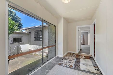 Photo of property in 32 Manuka Street, Castlecliff, Whanganui, 4501