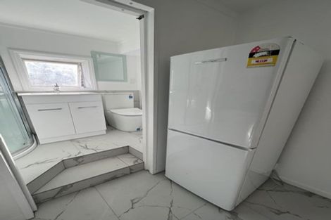 Photo of property in 127 Exmouth Road, Northcote, Auckland, 0627