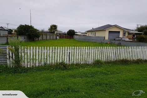 Photo of property in 52 Nash Parade, Foxton Beach, Foxton, 4815