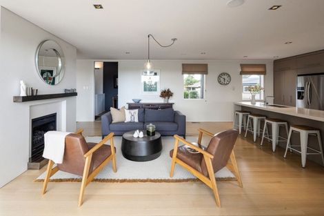 Photo of property in 42 Beerescourt Road, Beerescourt, Hamilton, 3200