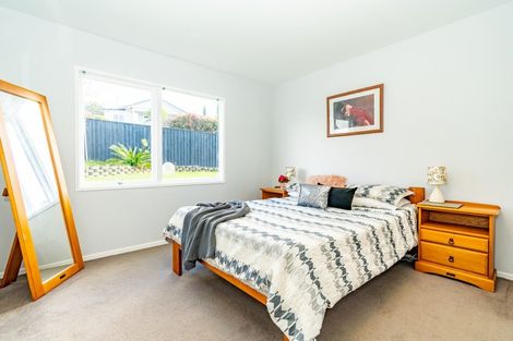 Photo of property in 3a Pah Road, Cockle Bay, Auckland, 2014