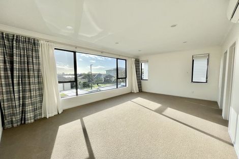 Photo of property in 35 Fennell Crescent, Silverdale, 0932