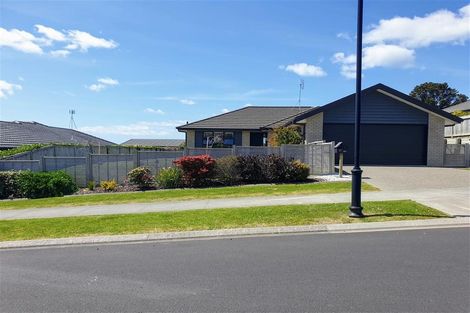 Photo of property in 37 Beachwood Drive, Hatfields Beach, Orewa, 0931