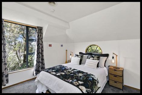 Photo of property in 32 Silverstream Road, Crofton Downs, Wellington, 6035