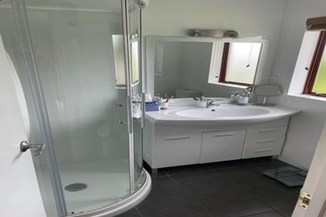 Photo of property in 14 Kilkenny Place, Fitzherbert, Palmerston North, 4410