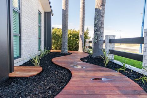 Photo of property in 115 The Boulevard, Papamoa Beach, Papamoa, 3118