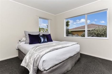 Photo of property in 2 Yale Place, Albany, Auckland, 0632