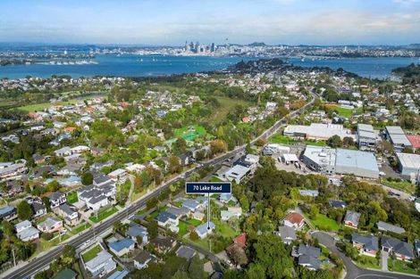 Photo of property in 70 Lake Road, Northcote, Auckland, 0627