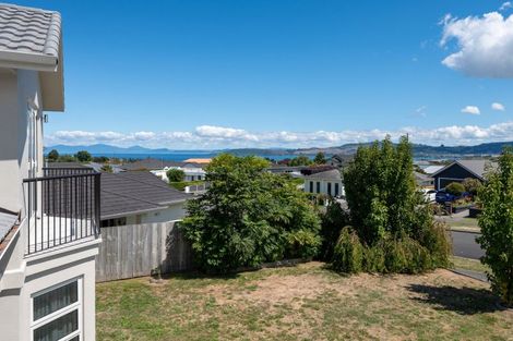 Photo of property in 28 Magnolia Rise, Waipahihi, Taupo, 3330