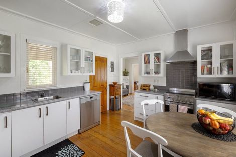 Photo of property in 415 Welcome Bay Road, Welcome Bay, Tauranga, 3175