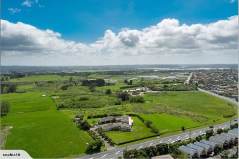 Photo of property in 82 Hobsonville Road, West Harbour, Auckland, 0618