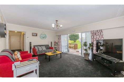 Photo of property in 1/23 Merton Avenue, Glenfield, Auckland, 0627