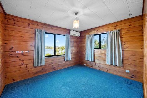 Photo of property in 1/29 Beaubank Road, Kelston, Auckland, 0602