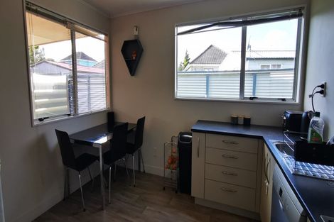 Photo of property in 56c Weston Avenue, Roslyn, Palmerston North, 4414