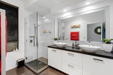 Photo of property in 18 Harry Ell Drive, Cashmere, Christchurch, 8022