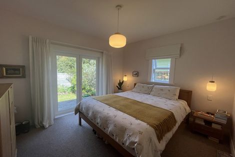 Photo of property in 12 Matipo Street, Eastbourne, Lower Hutt, 5013