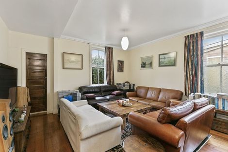 Photo of property in 16a Hadfield Terrace, Kelburn, Wellington, 6012