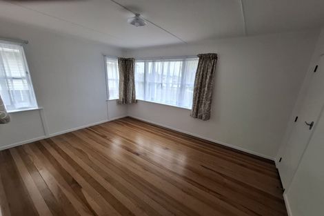 Photo of property in 28 Plumley Crescent, Mangere, Auckland, 2022