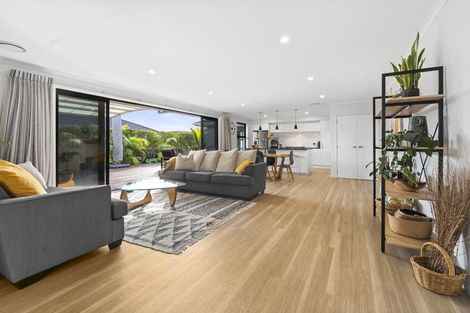 Photo of property in 3 Floyd Road, Riverhead, 0820