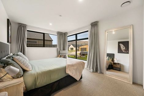 Photo of property in 10 Mason Street, Wanaka, 9305