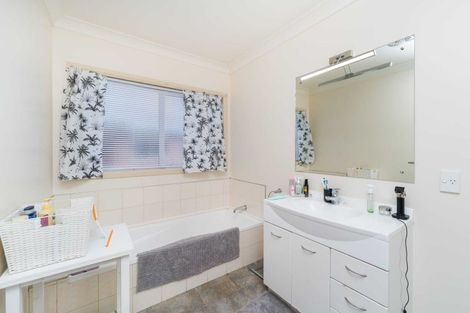 Photo of property in 24a Reeve Street, Levin, 5510