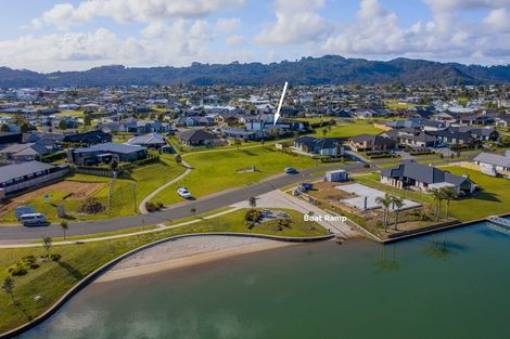 Photo of property in 20 Roseberry Place, Whitianga, 3510