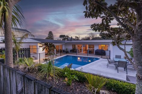 Photo of property in 56 Great North Road, Saint Johns Hill, Whanganui, 4500