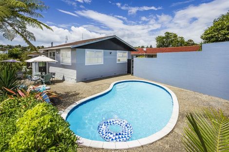Photo of property in 41 Compton Street, Hillcrest, Auckland, 0627