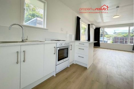 Photo of property in 4 Simons Street, Moturoa, New Plymouth, 4310