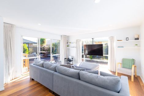 Photo of property in 6 Ronald George Place, Parklands, Christchurch, 8083